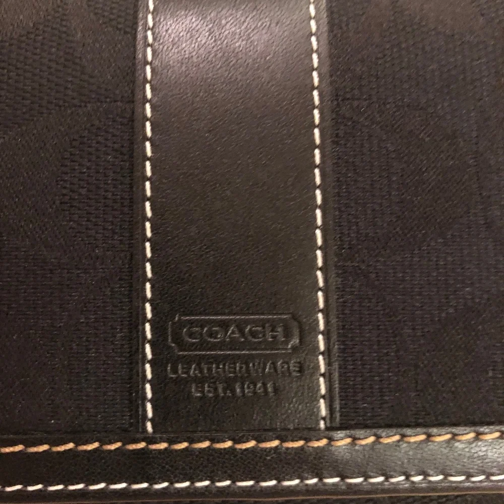 Coach signature black leather trim women’s wallet - Picture 4 of 9